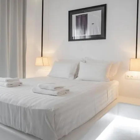 Luxury Center Of - Sleeps 3