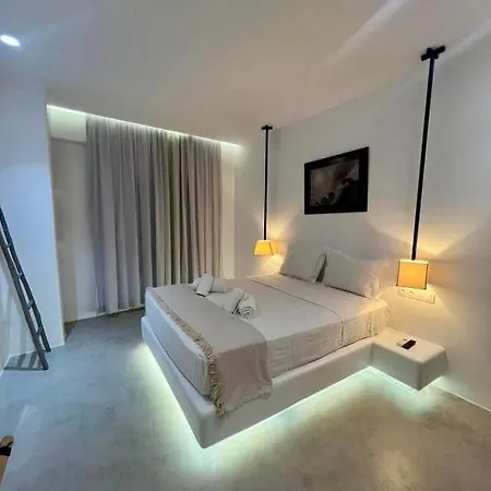 Luxury Center Of - Sleeps 3 Apartment *